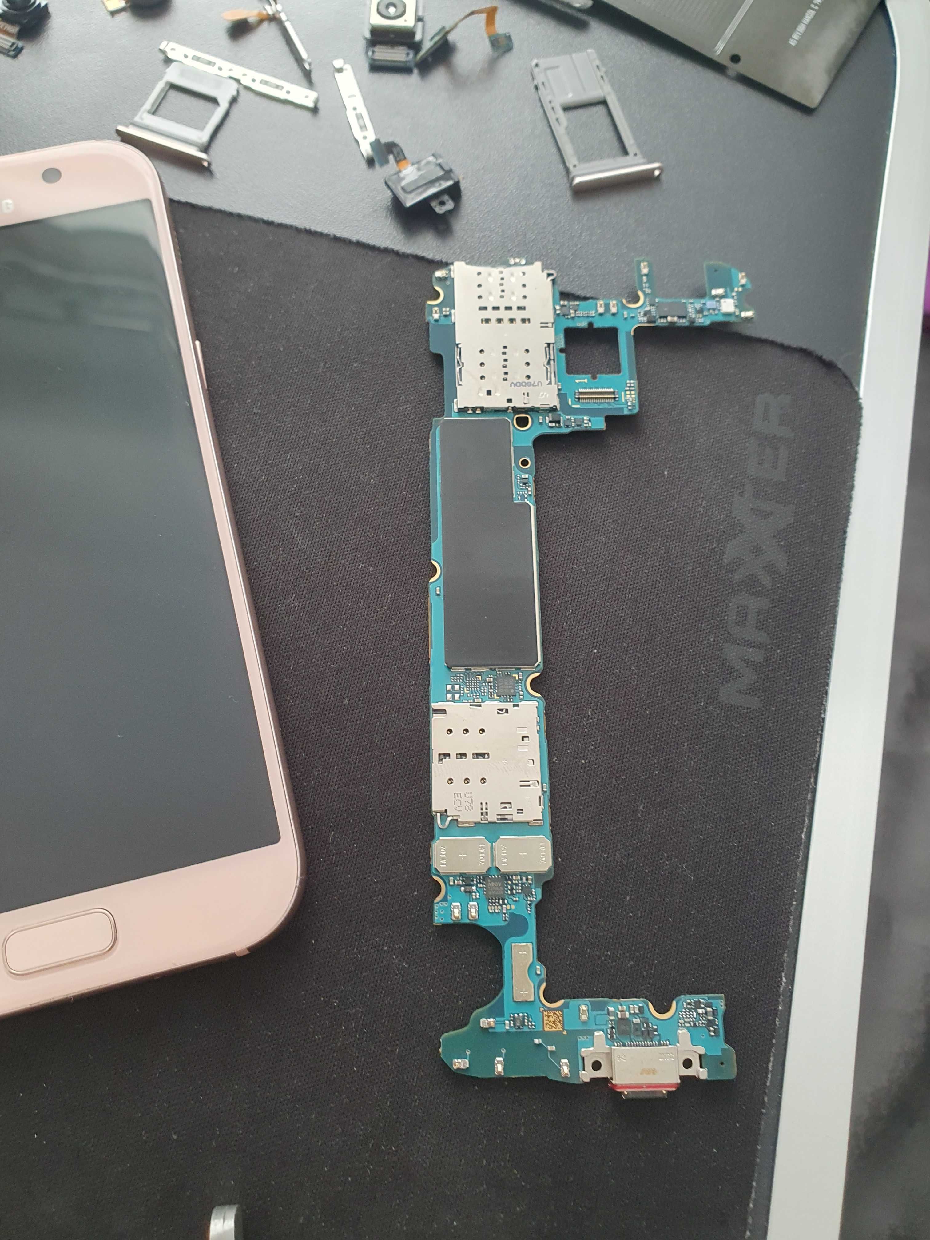 По запчастям Samsung a 5 A 7 a720f 2017 A520f