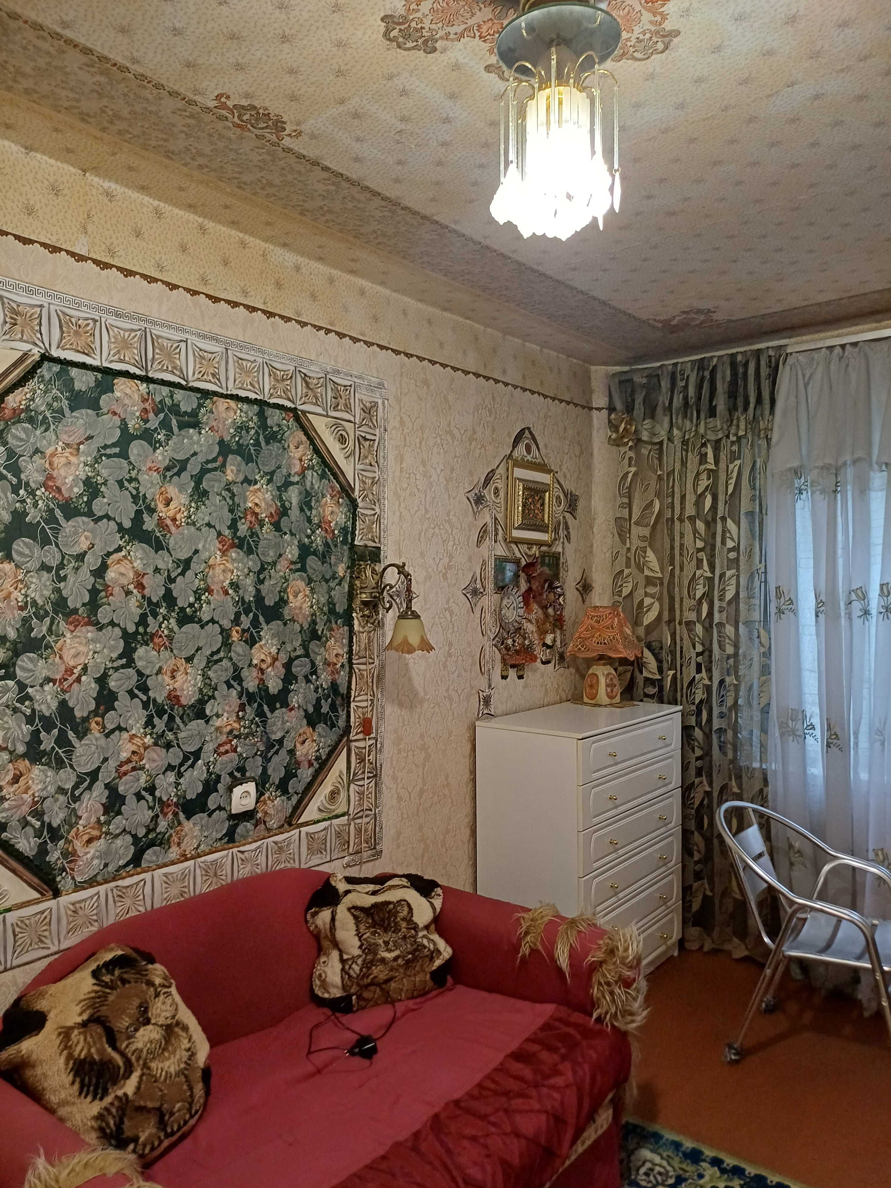 - Кімната для хлопця Колібріс, Гната Юри, Борщагівка