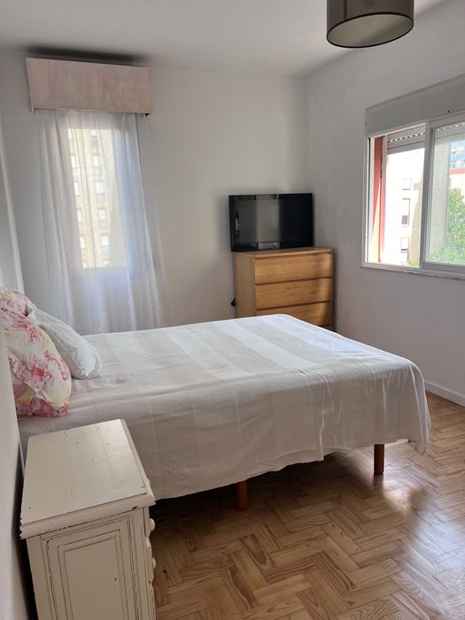 Quarto individual cama de casal