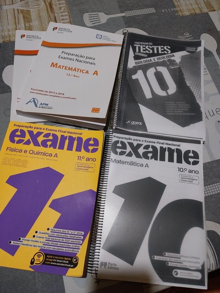 Livros de exames!