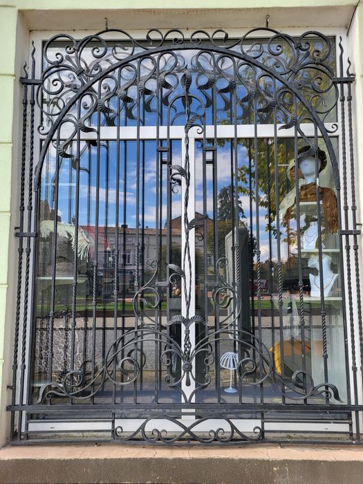 Терміново.Кована решітка на вікно,двері.