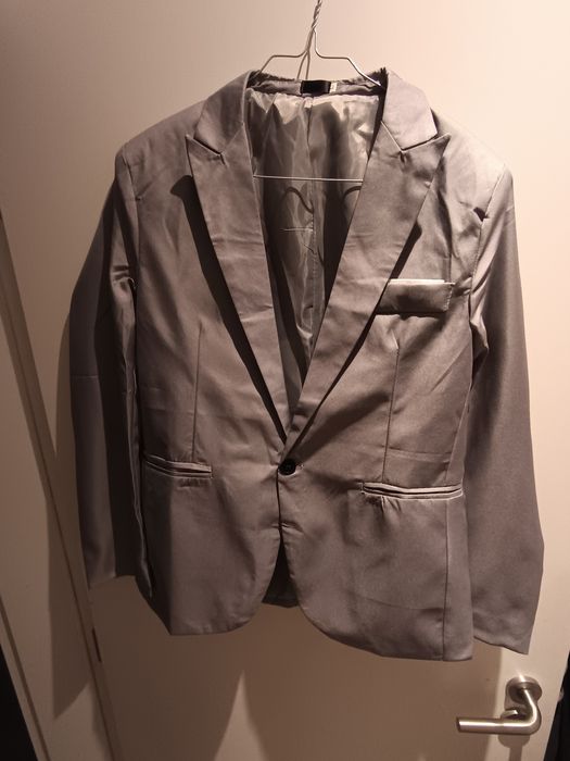 Vendo fato cor cinza tamanho M