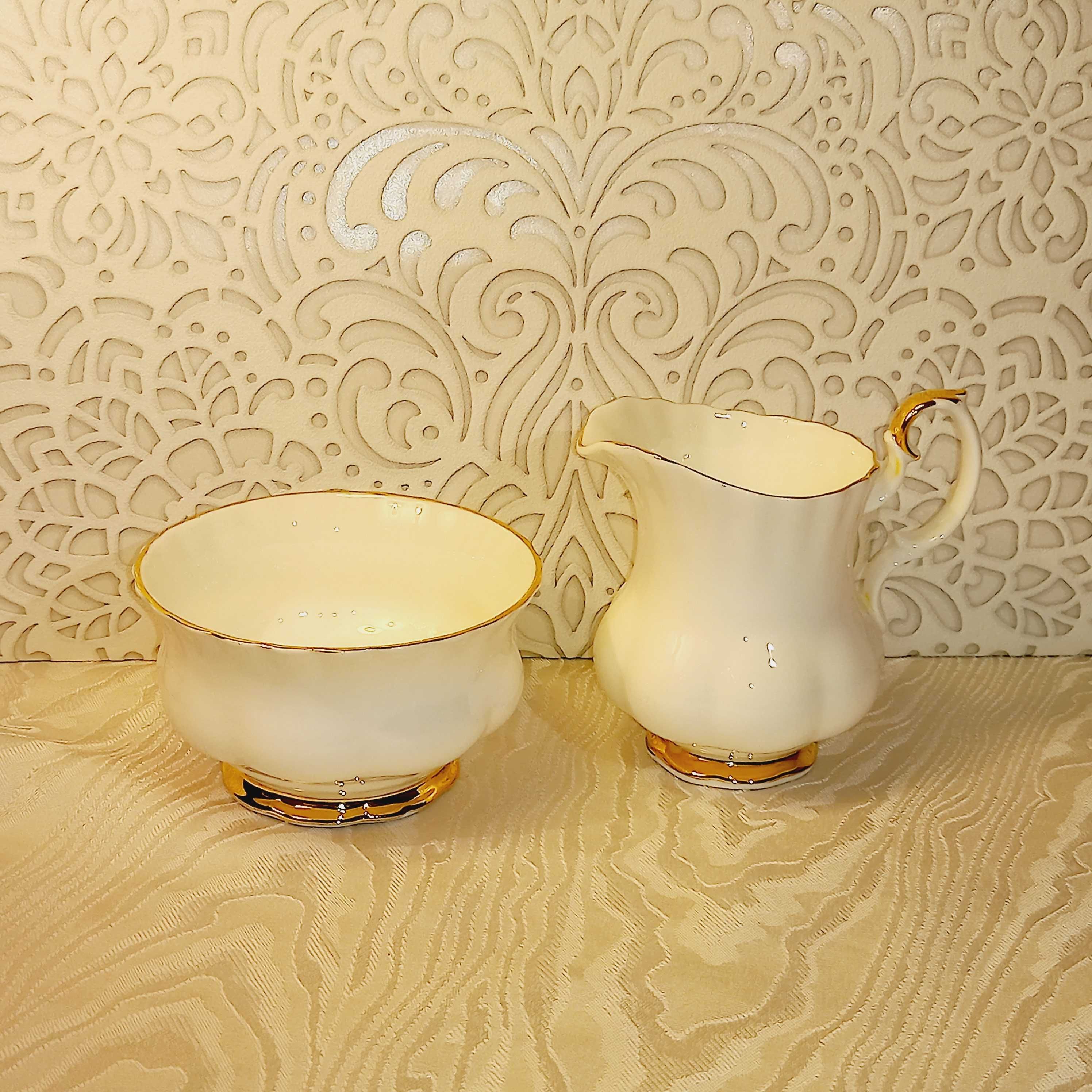 Vintage Angielska Porcelana Kostna Royal Albert Val D'or Serwis kawowy