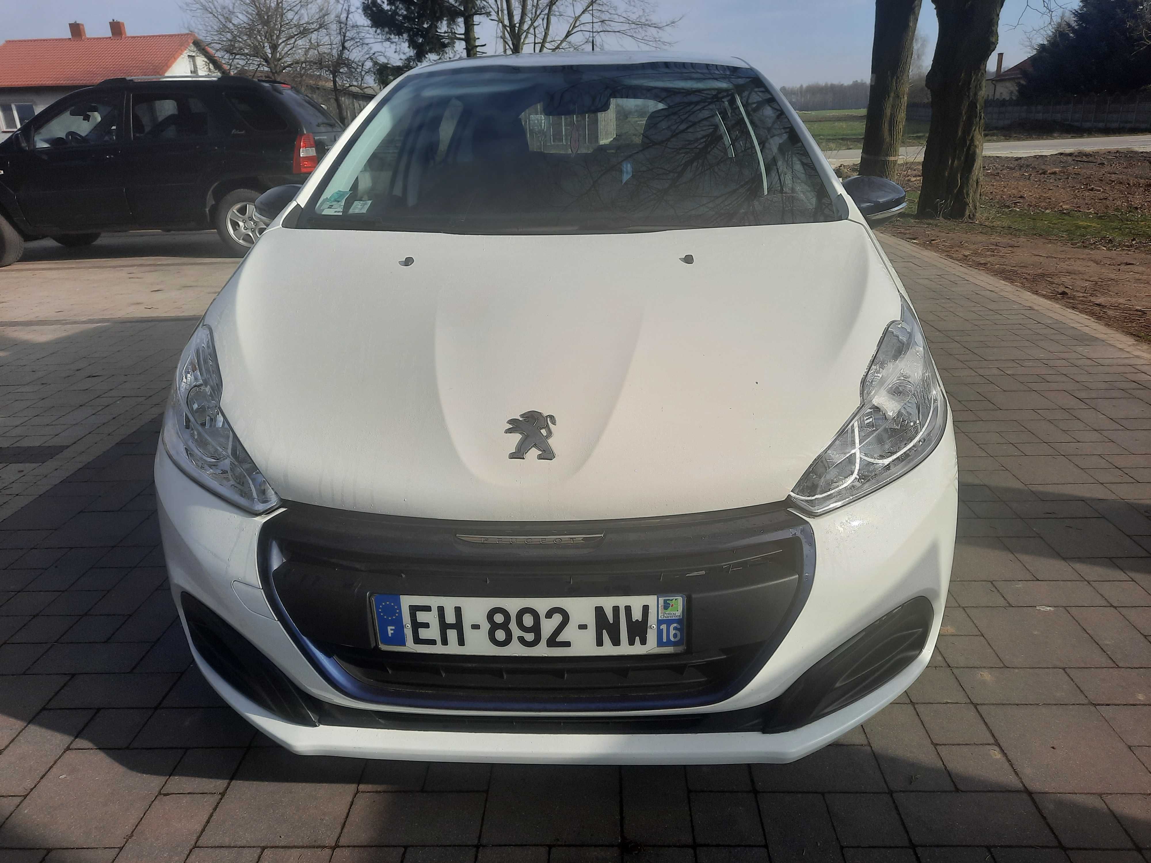 sprzedam peugeot 208  2016 rok