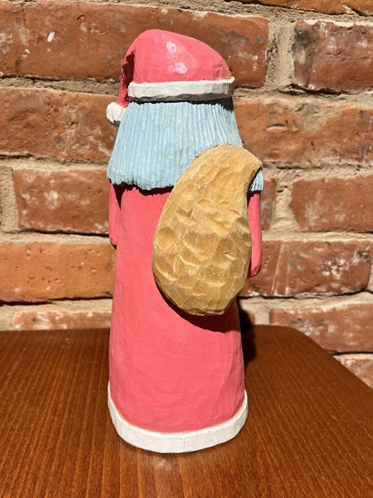 Ludowa drewniana rzeźba św. Mikołaja