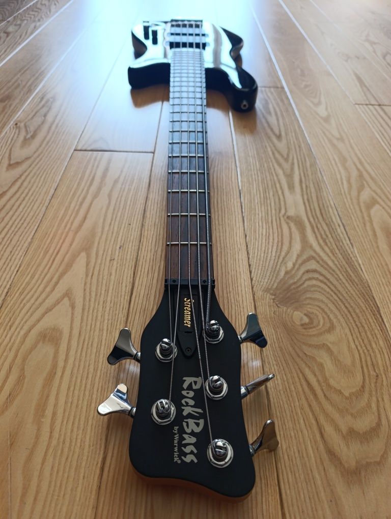 Бас-гитара Warwick RockBass Streamerr , 5-Strin в комплекті процесор