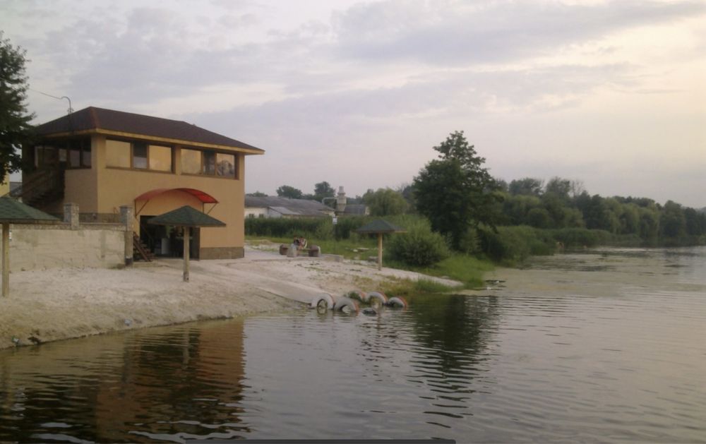 Продам готельно-розважальний комплекс на березі річки Рось