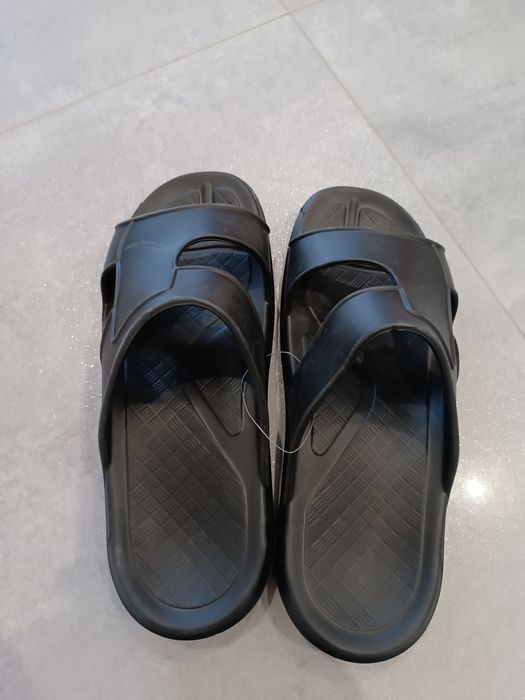 Klapki wojskowe, pantofle kąpielowe