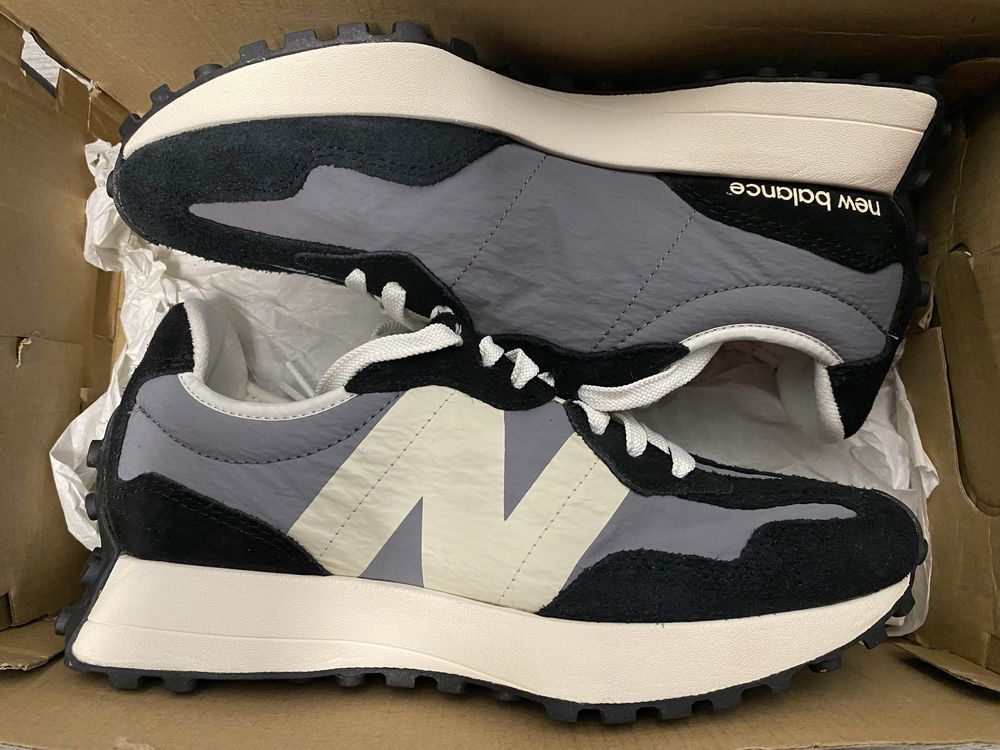 Кросівки чоловічі New Balance 327, 42 Оригінал