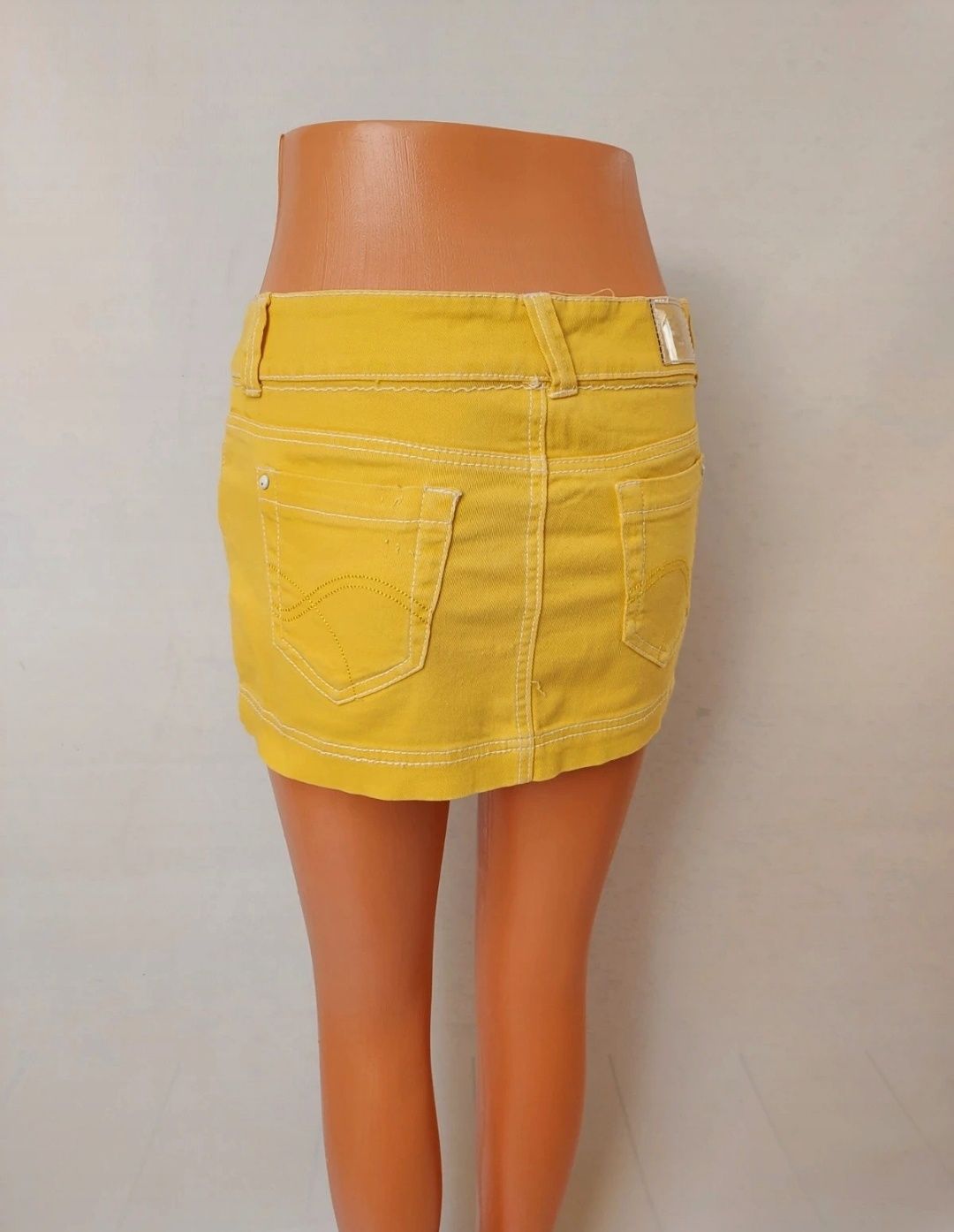 Żółta bawełniana krotka spódnica z elastanem Terranova S 36