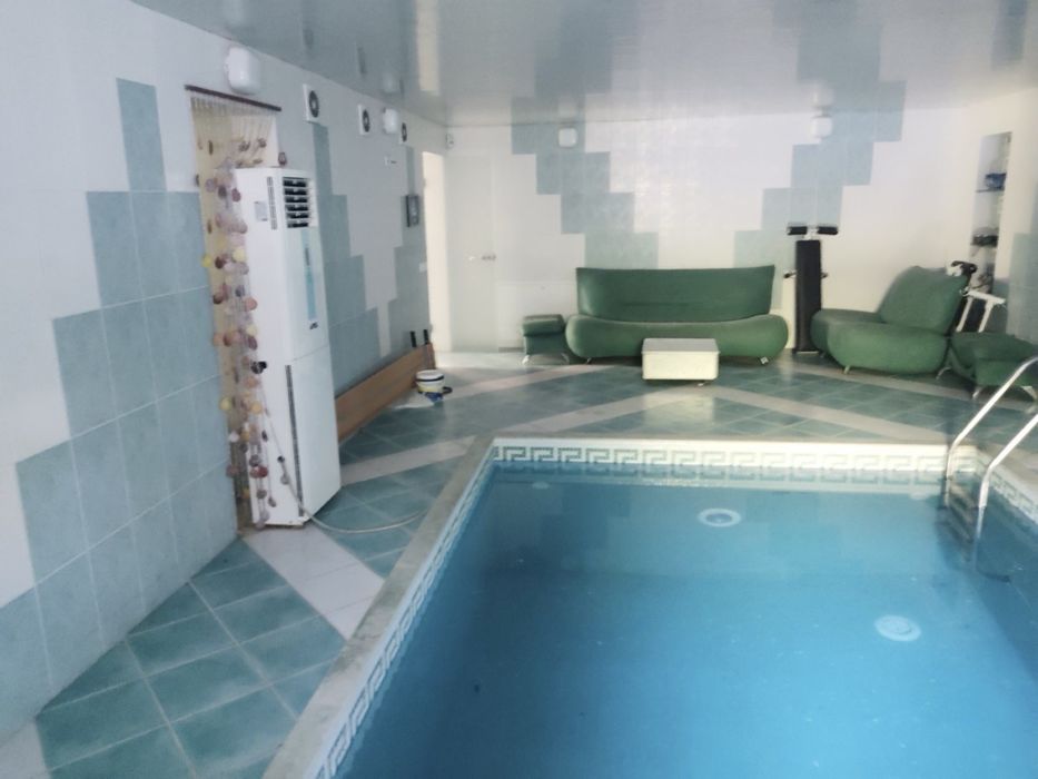 Оренда будинку для сімʼї, під офіс