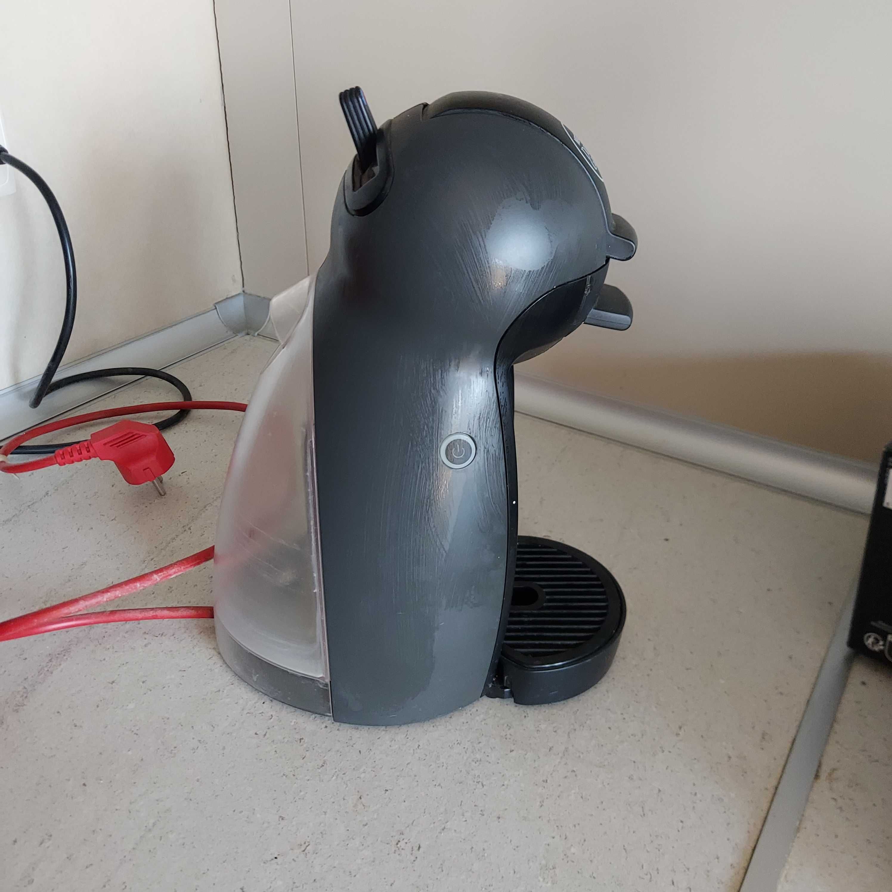 Vendo maquina cafe Dolce Gusto, pouco uso