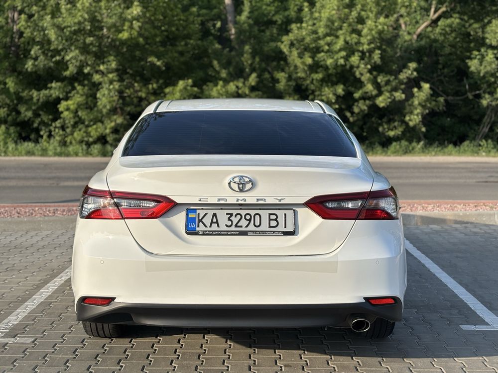 Toyota Camry 2021
