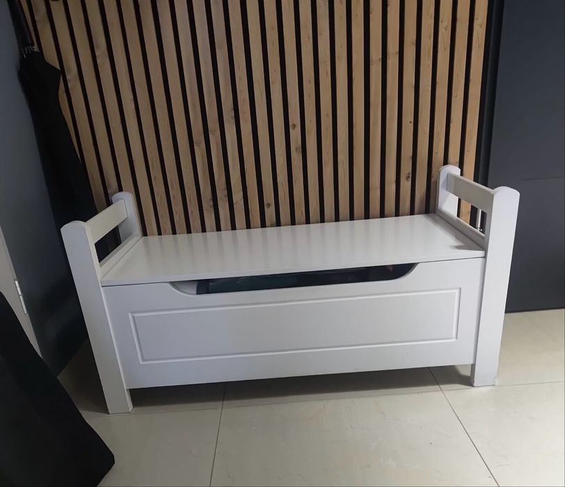 Otwierana szafka/siedzisko na przedpokoj