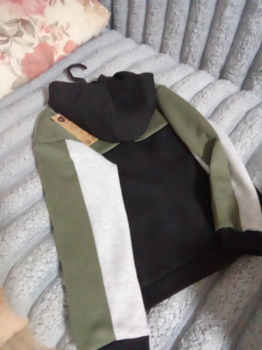 Новий дуже гарний та зручний спортивний костюм