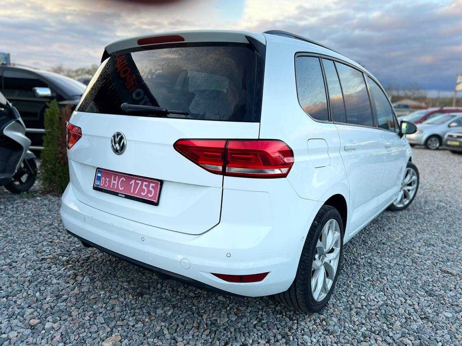 Volkswagen Touran 2016 рік 2.0 TDI DSG