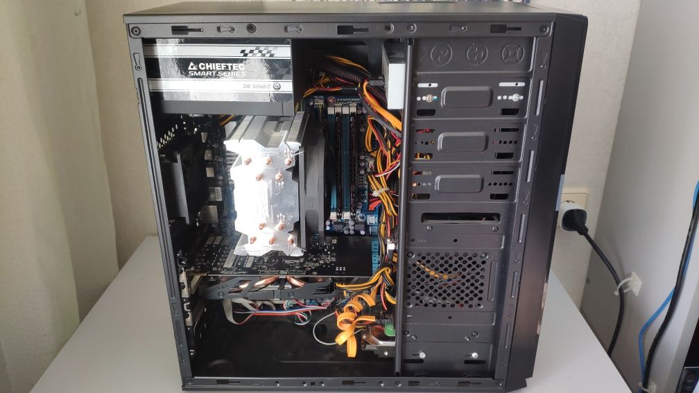 Комп'ютер Gigabyte 970A-D3 Fx-6350 8GB Ram AMD Radeon R7 260X 2Gb