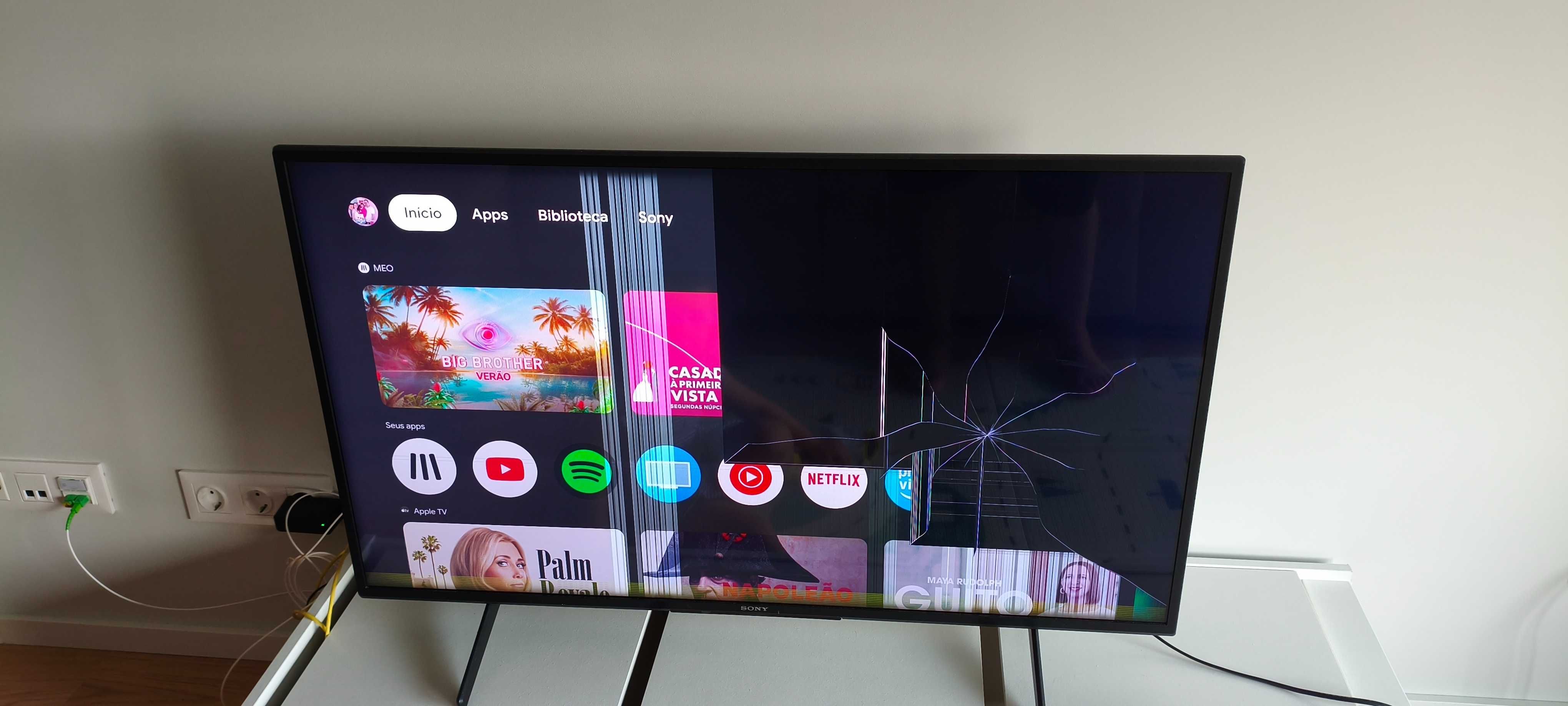 SMART TV43" (GOOGLE TV) SONY 4K KD43X81J ecrã partido