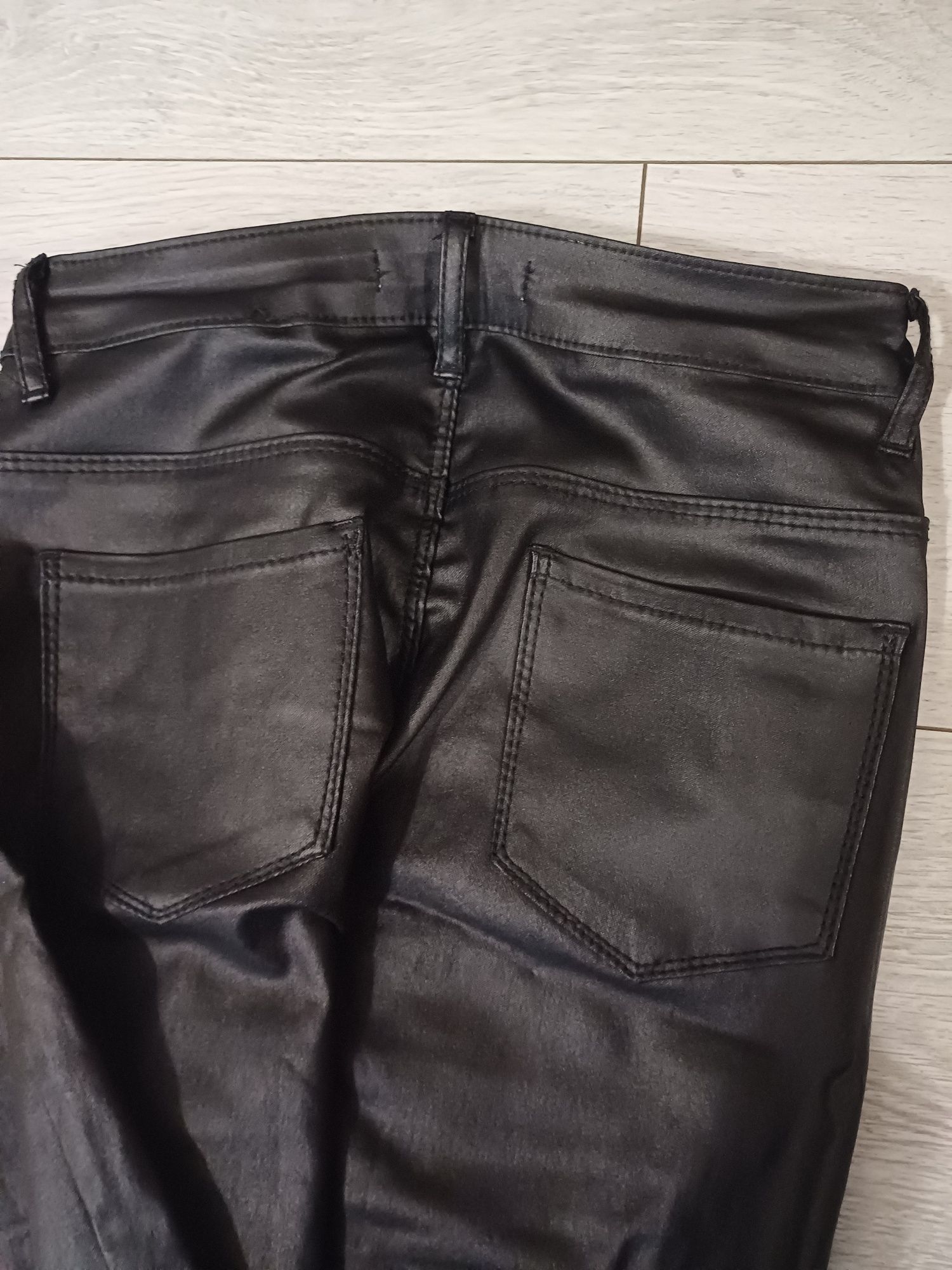 Skinny woskowane
