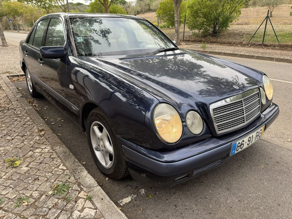 Mercedes E 220 (diesel)