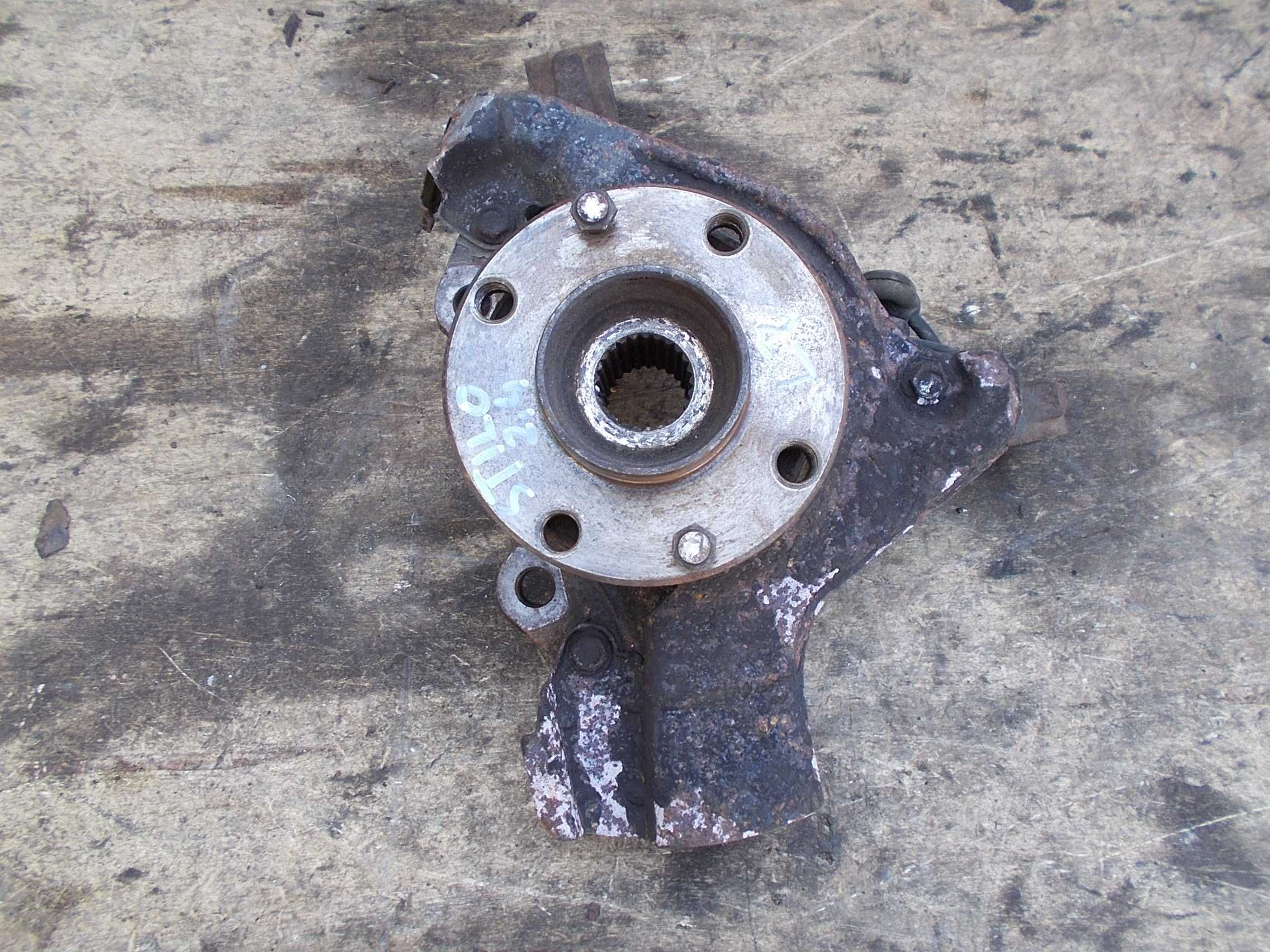 fiat STILO 2.4 20v 02r zwrotnica piasta lewa prawa czujnik abs