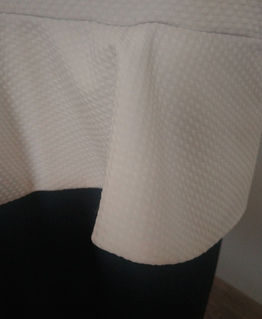 Reserved Sukienka dopasowana obcisła z baskinką czarna biała S 36