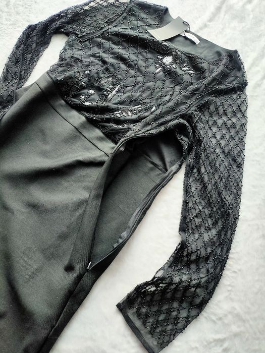 Czarna, koronkowa sukienka Reserved