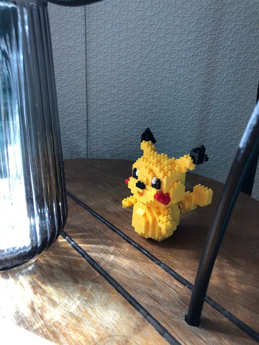 Pikachu em lego embalado nunca montado