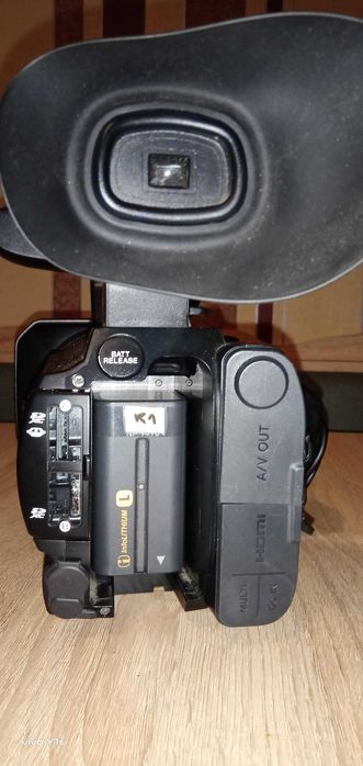 Продам Sony HXR-NX100 Full HD NXCAM