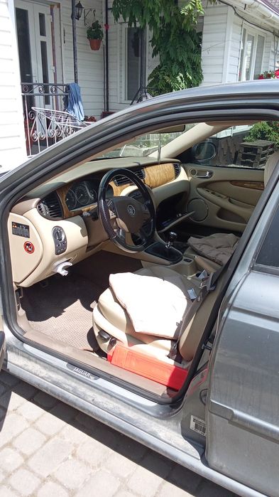 Автомобіль легковий ягуар