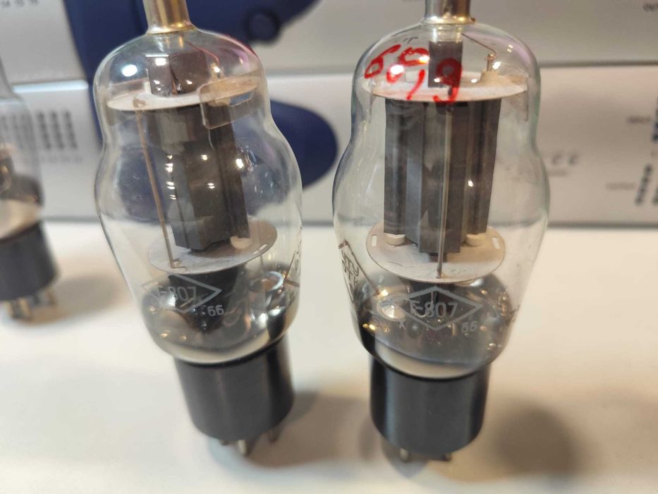 Lote3- 2 Válvulas 807 NOS Russas Balanceadas