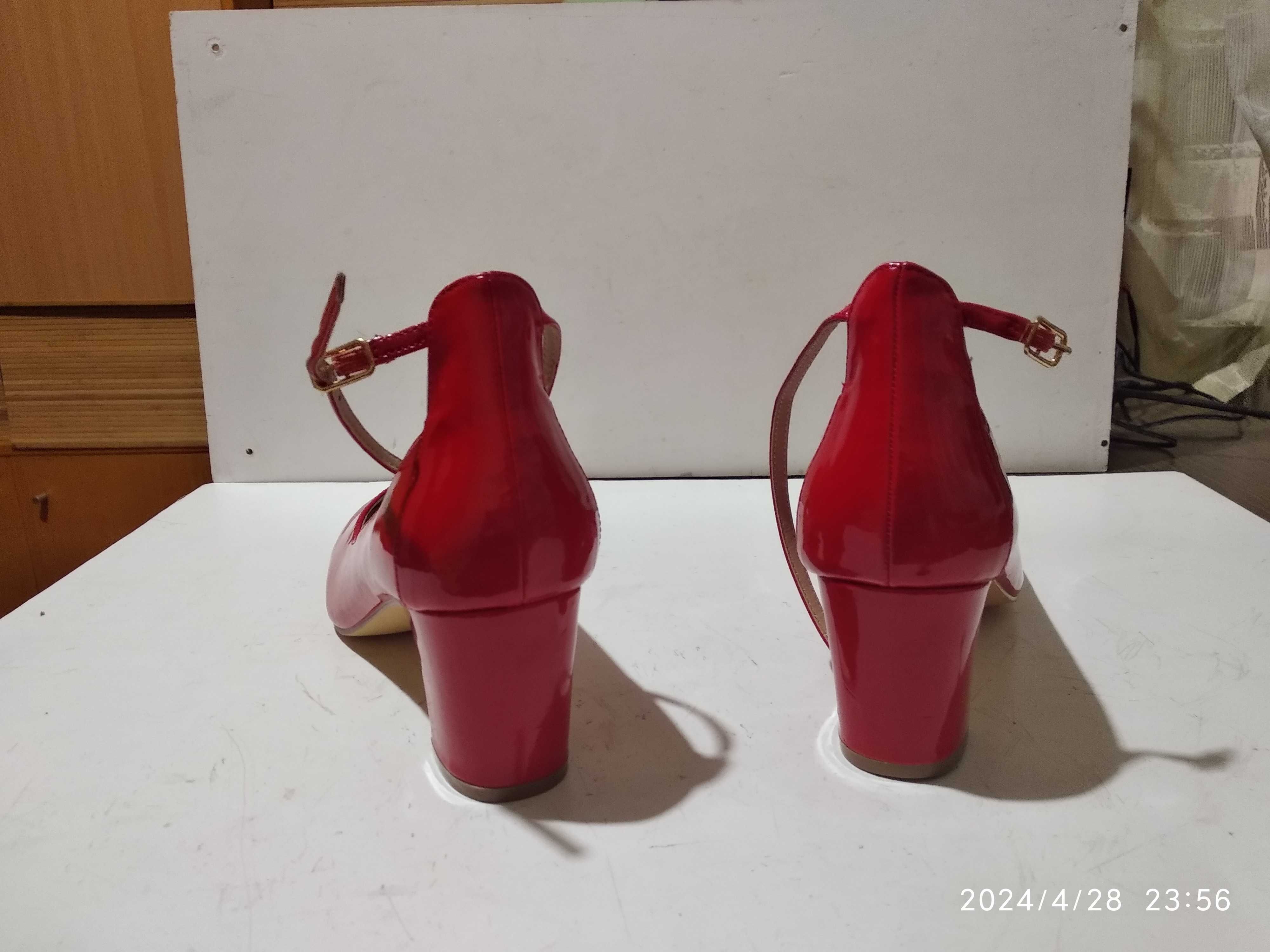 Туфли женские кожаные лакированные р.40