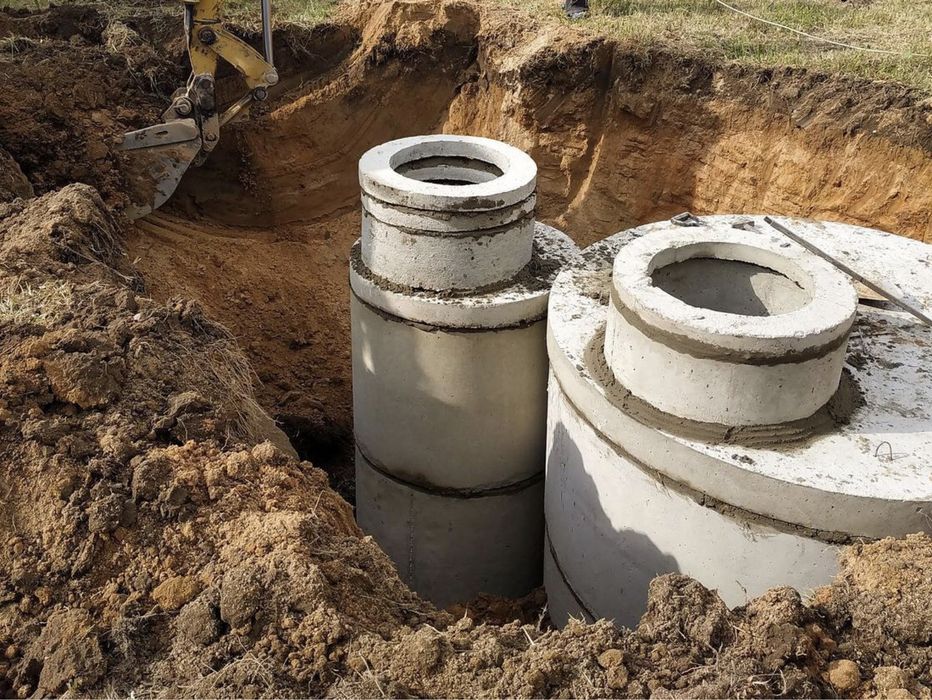 Бетонні кільця. Монтаж септиків. Копання траншей.