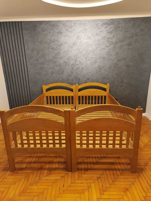 Ліжко дерев'яне двоярусне