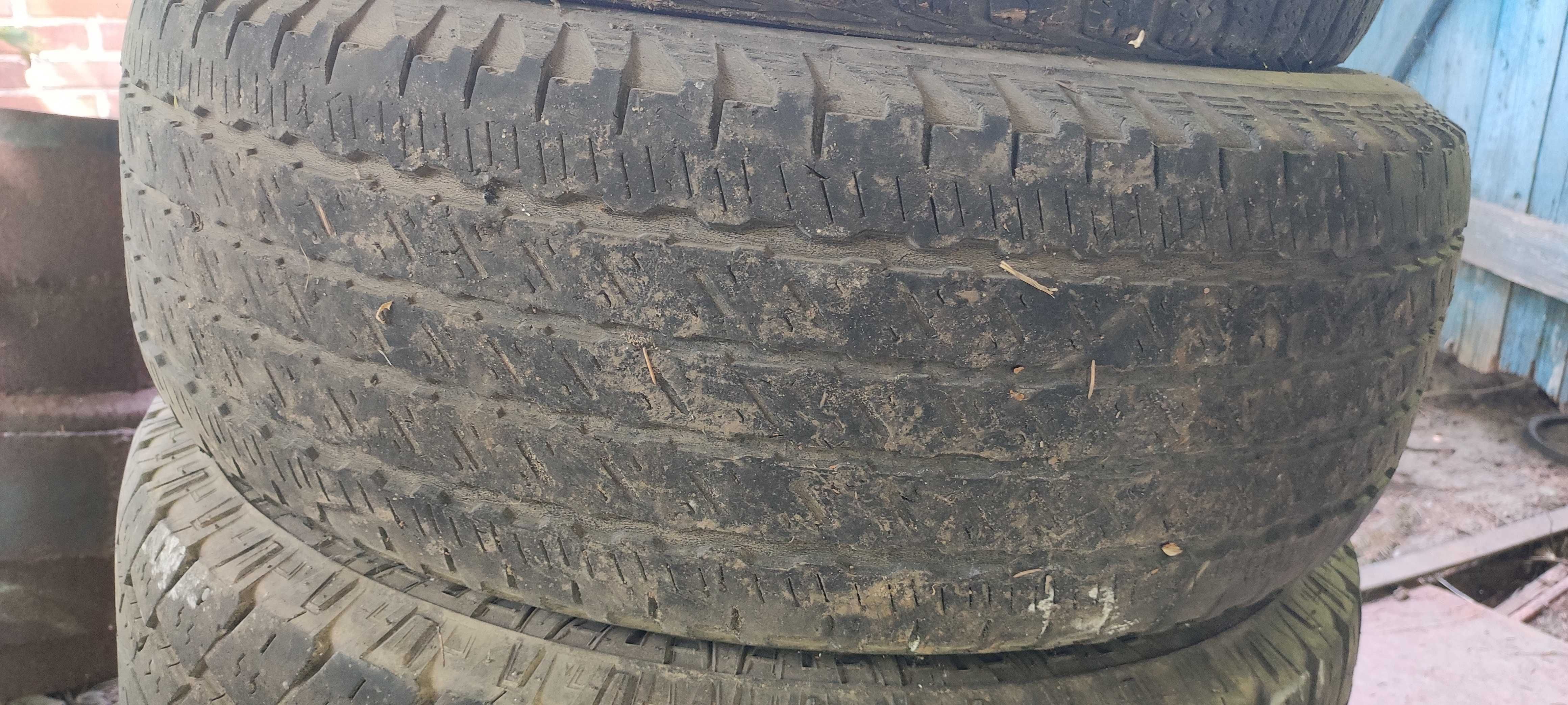 Покришки 4 штуки 235/75 R15 109Т