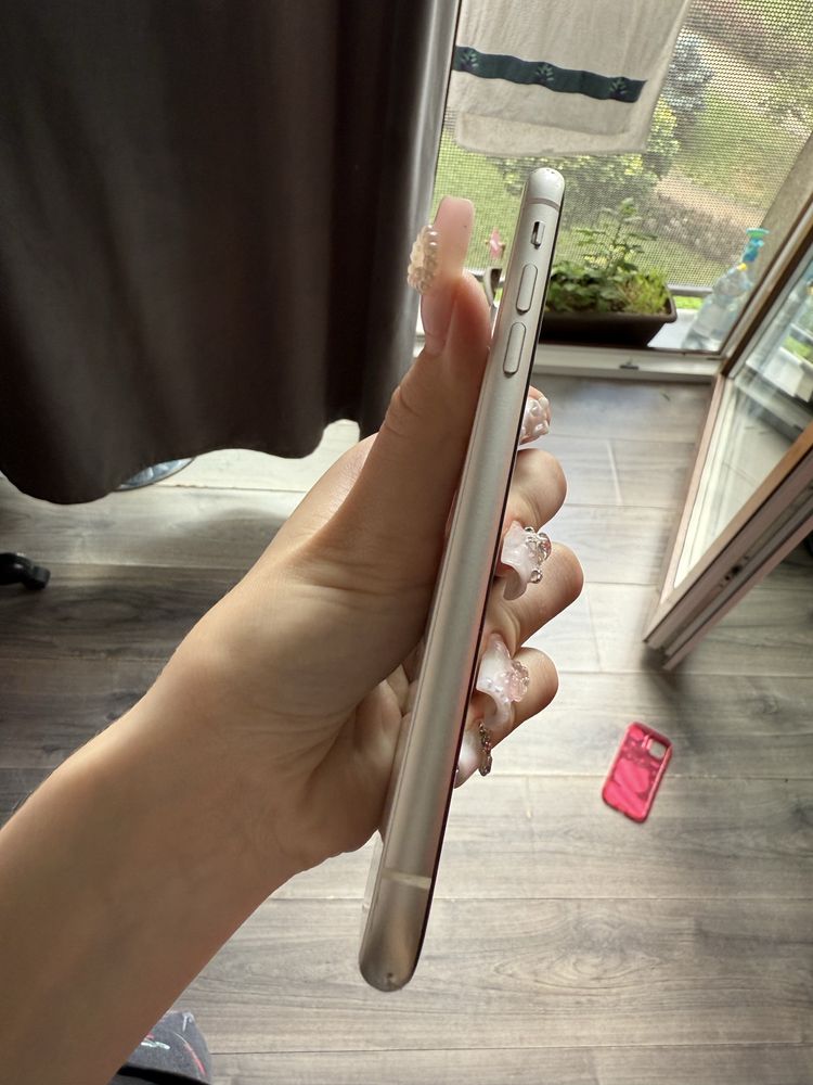 iPnone 11 (64GB)