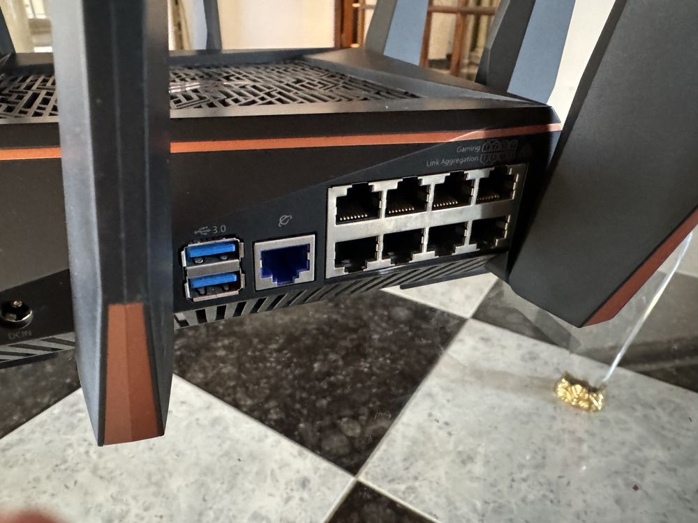 Router Asus Rapture GT-AC5300 ROG