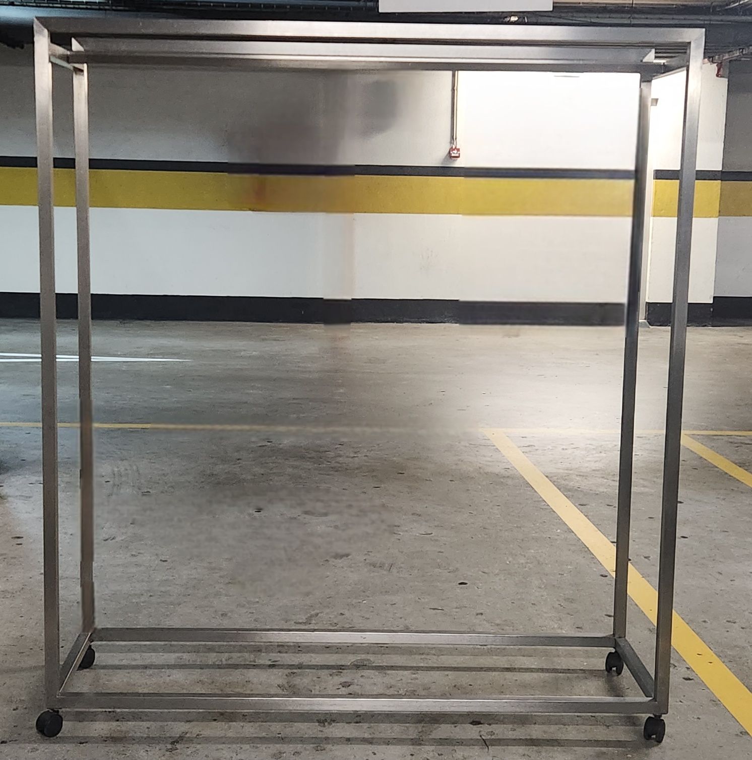 Móvel para pendurados em inox
