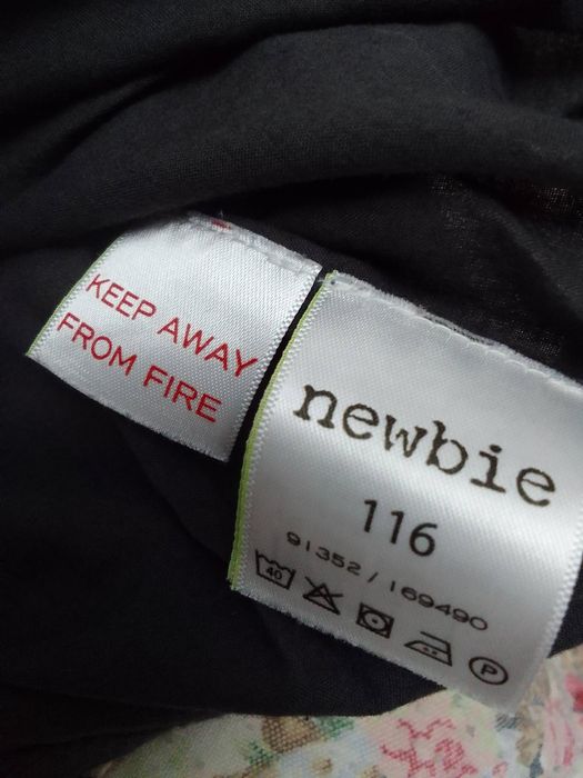 Spódniczka dla dziewczynki r.116 newbie KappAhl