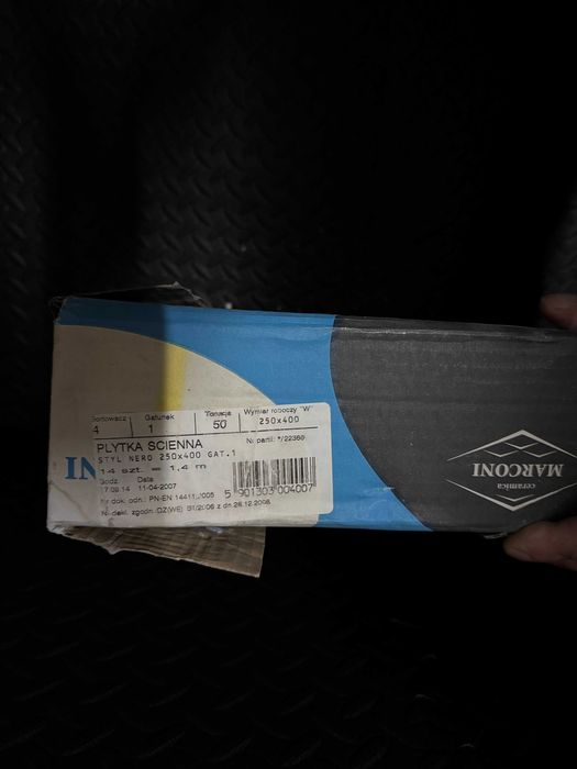 Płytki Ścienne Białe Czerwone Czarne 250x400x8 mm Gatunek 1