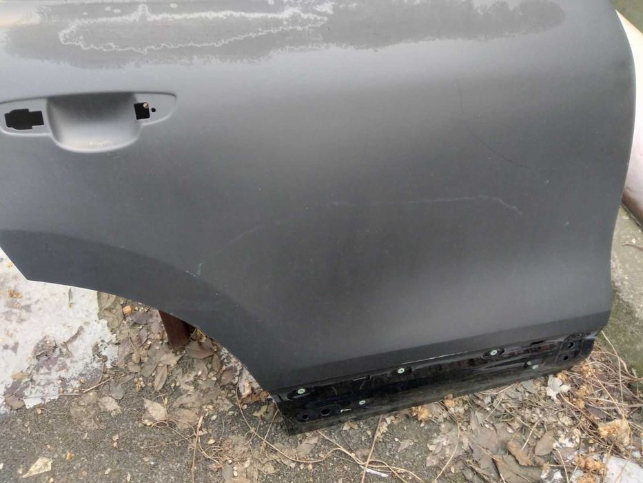 Двері задні праві на Фольксваген Touareg