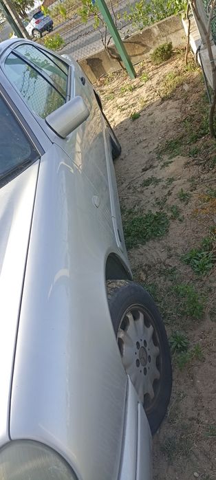 Mercedes E220D w210