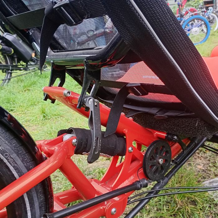 Rower poziomy trójkołowy