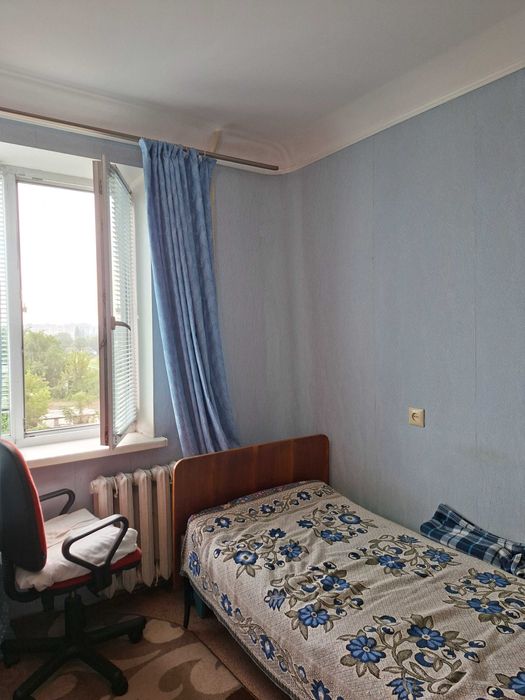 Продам 2-х кім. квартиру,  4/9, зуп. Керченська, квартал 287