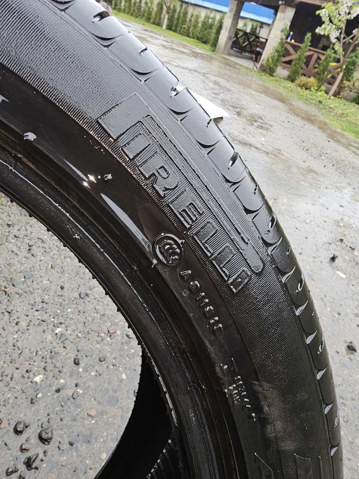 Шини PIRELLI  275/40 R20