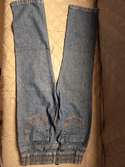 Vendo calças de ganga criança 10 anos novas