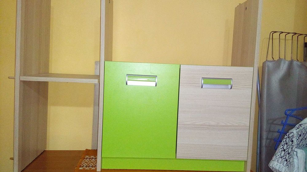 Duże biurko komputerowe do złożenia