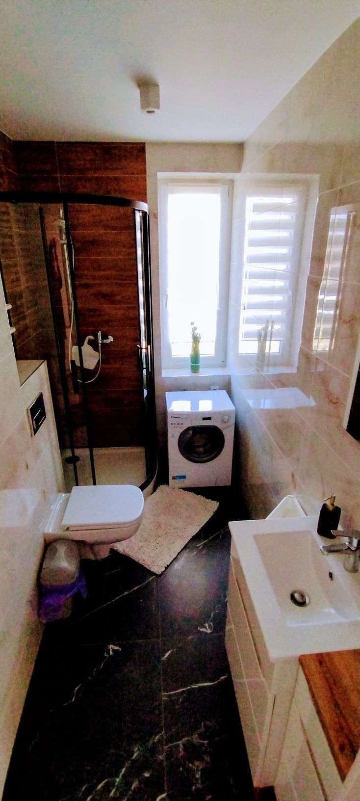 Studio dwupokojowe z aneksem kuchennym.  Wolne   od 25.08 i od 30.08.