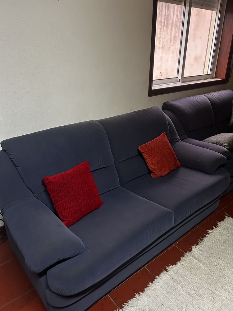 2 Sofás Azul Escuro – 150 € (Negociável)
