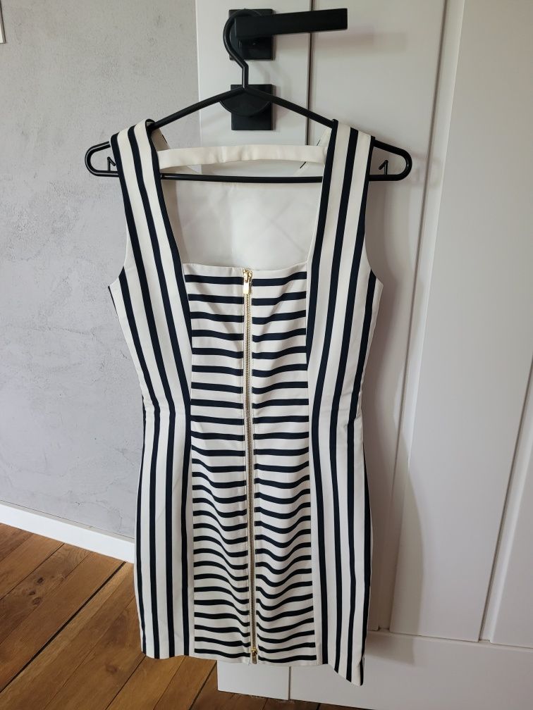 Dopasowana obcisła sukienka w paski mini H&M